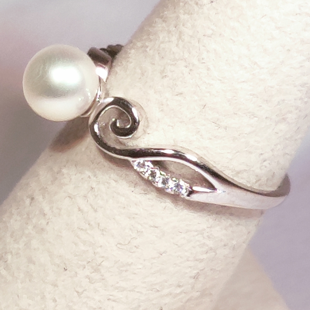 Vantel Pearls Enduring Hope Ring - Picture 5 of 6